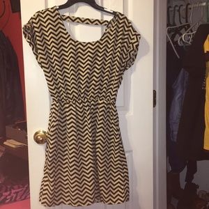 Black zigzags dress